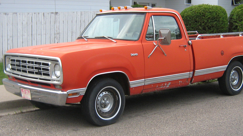 Dodge D100