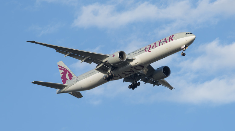 A Qatar Airways Boeing 777