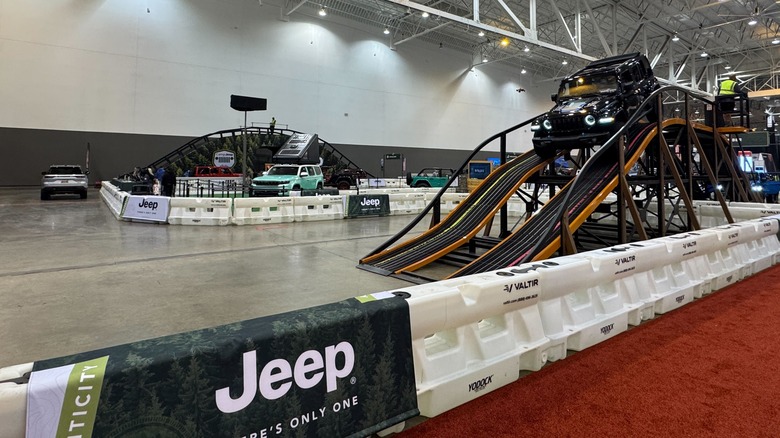 Jeep driving course Cleveland Auto Show