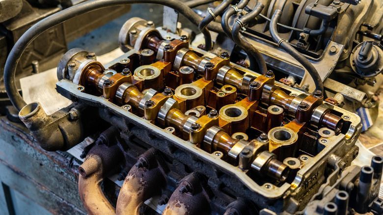 The top end of a DOHC engine showing the camshafts.