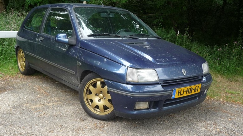 a blue Renault Clio