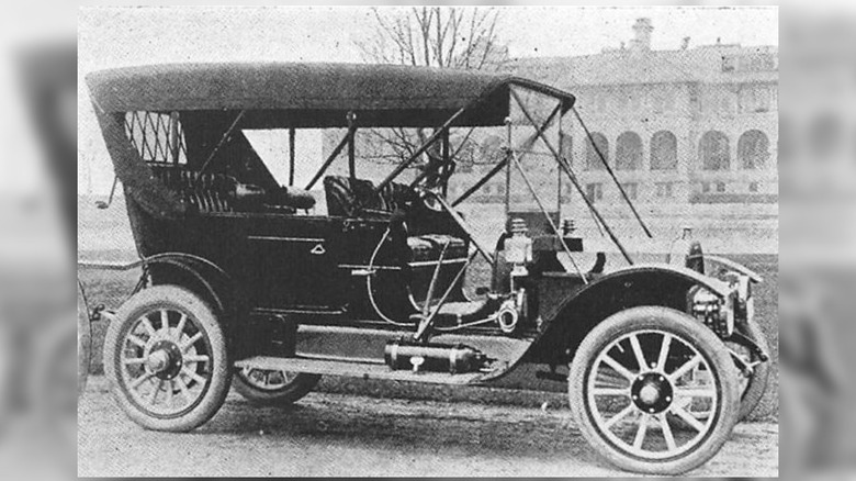 A 1909 Welch-Detroit Model S