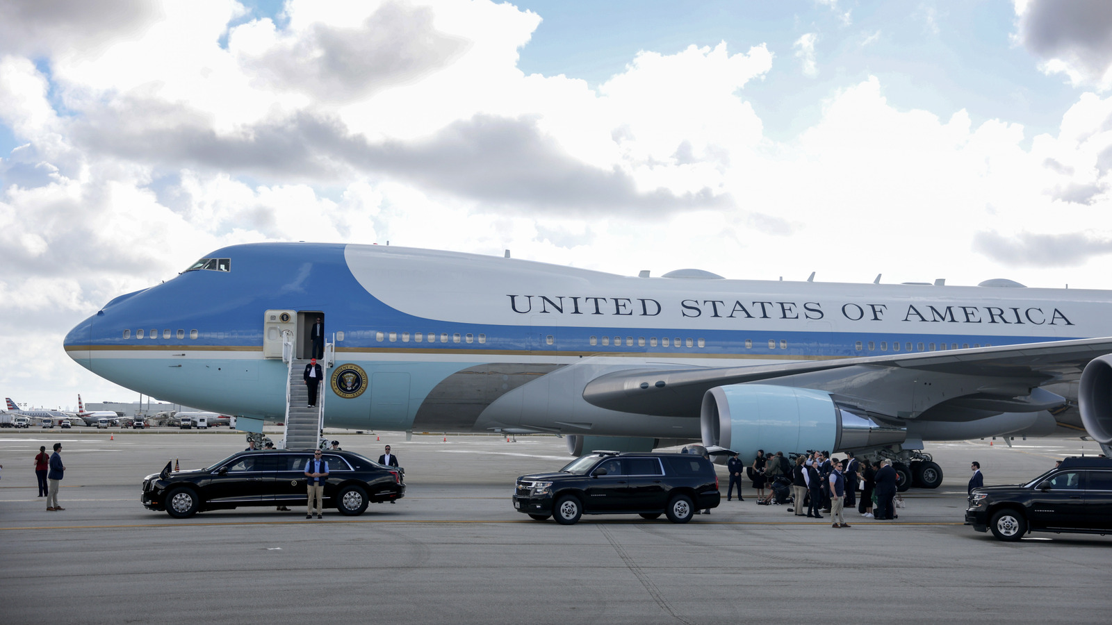 Trump Decides Security Clearances Aren't That Important If It Gets Him His New Air Force One A Little Faster