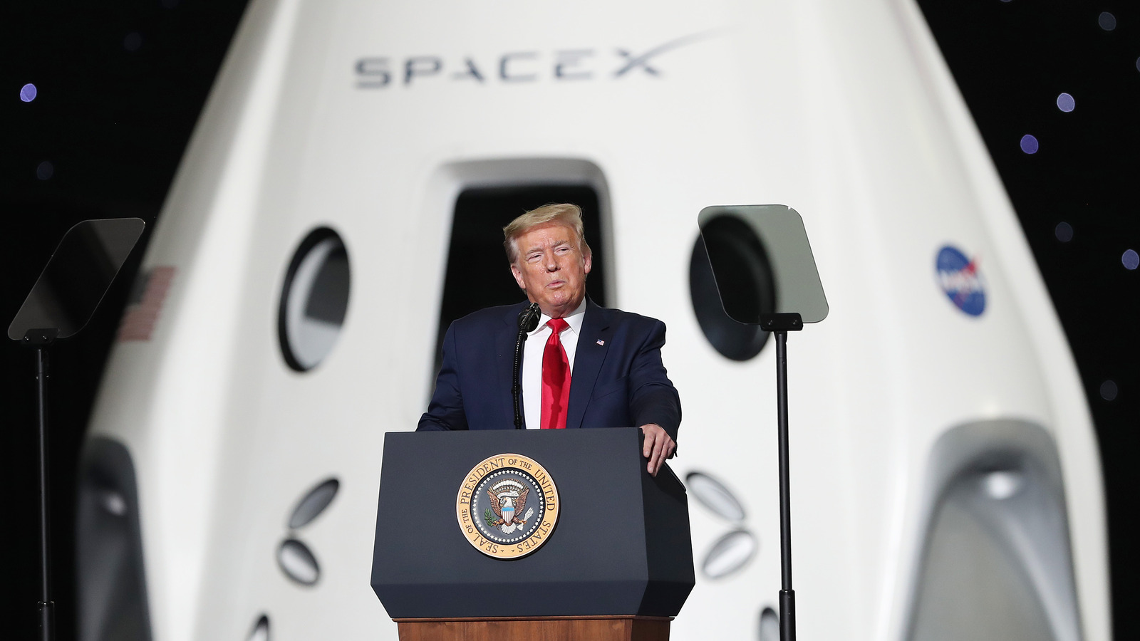 Trump Ditches Musk's Dream Of Mission To Mars Faster Than An Exploding Starship