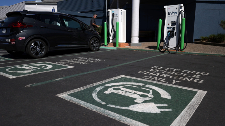 A photo of electric cars charging.