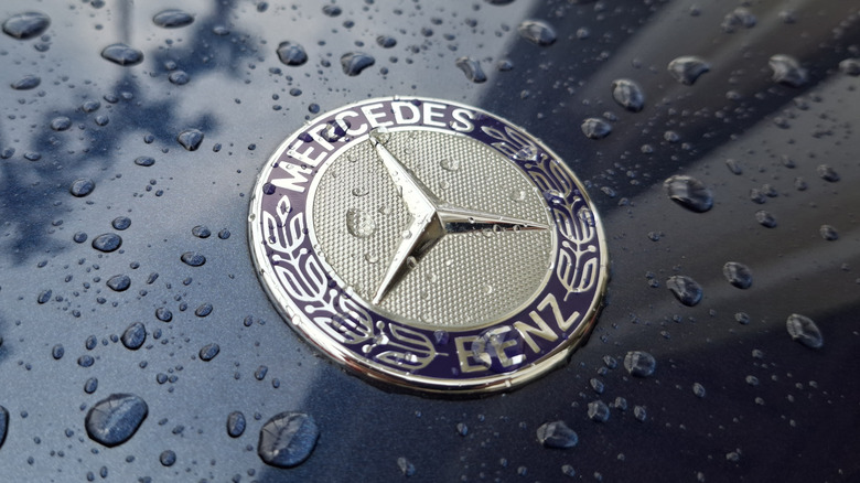 Mercedes emblem