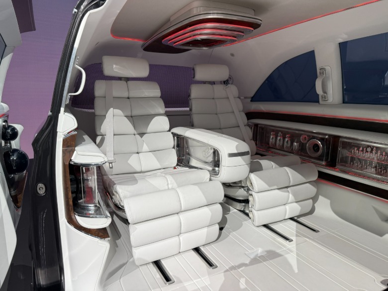 Rear seat of the Mercedes-Benz Vision V concept
