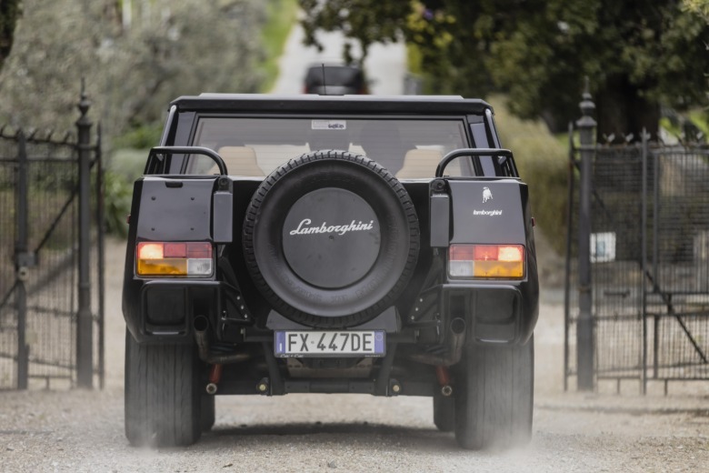Lamborghini LM002