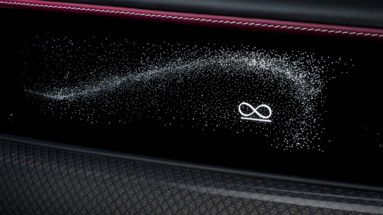 Infinity symbol on Spectre Black Badge dashboard