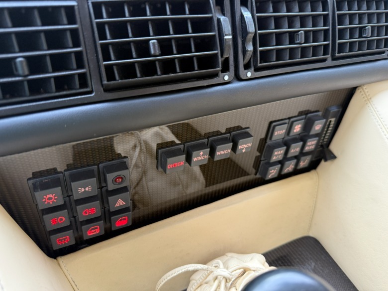 Lamborghini LM002