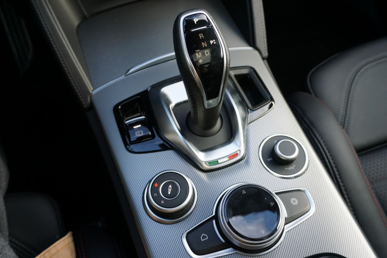 2025 Alfa Romeo Stelvio Tributo Italiano