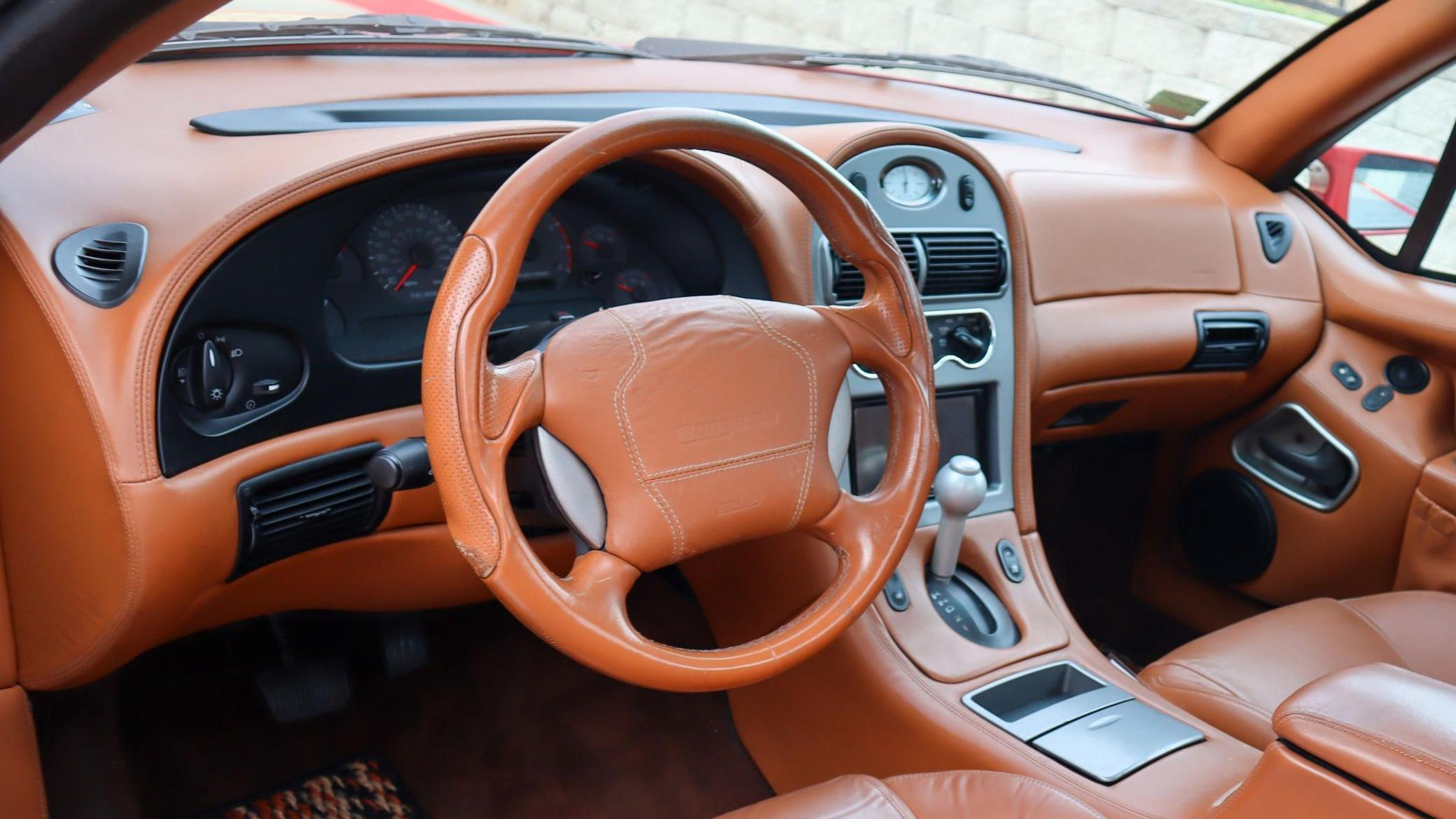 2001 Qvale Mangusta interior