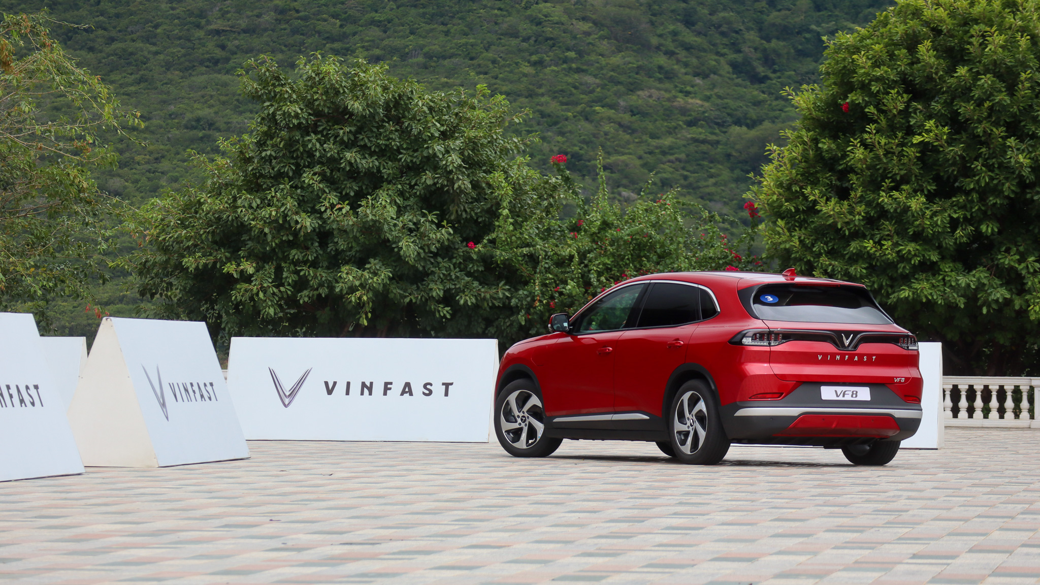 vinfast vf8