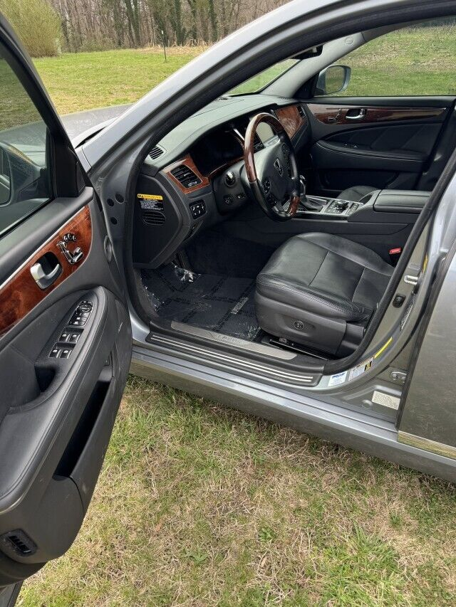 Hyundai Equus Interior