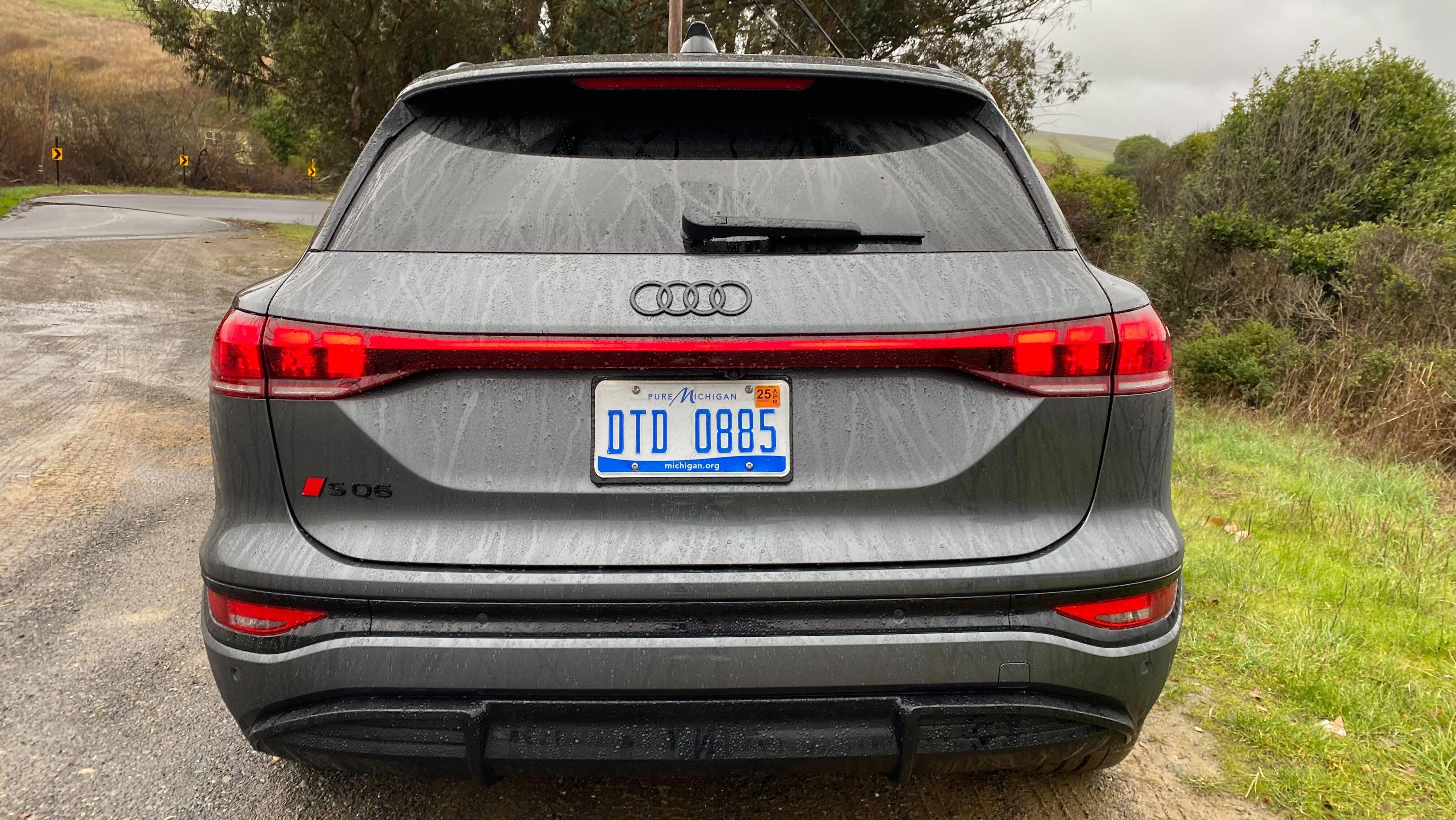 A photo of the rear of the gray SQ6