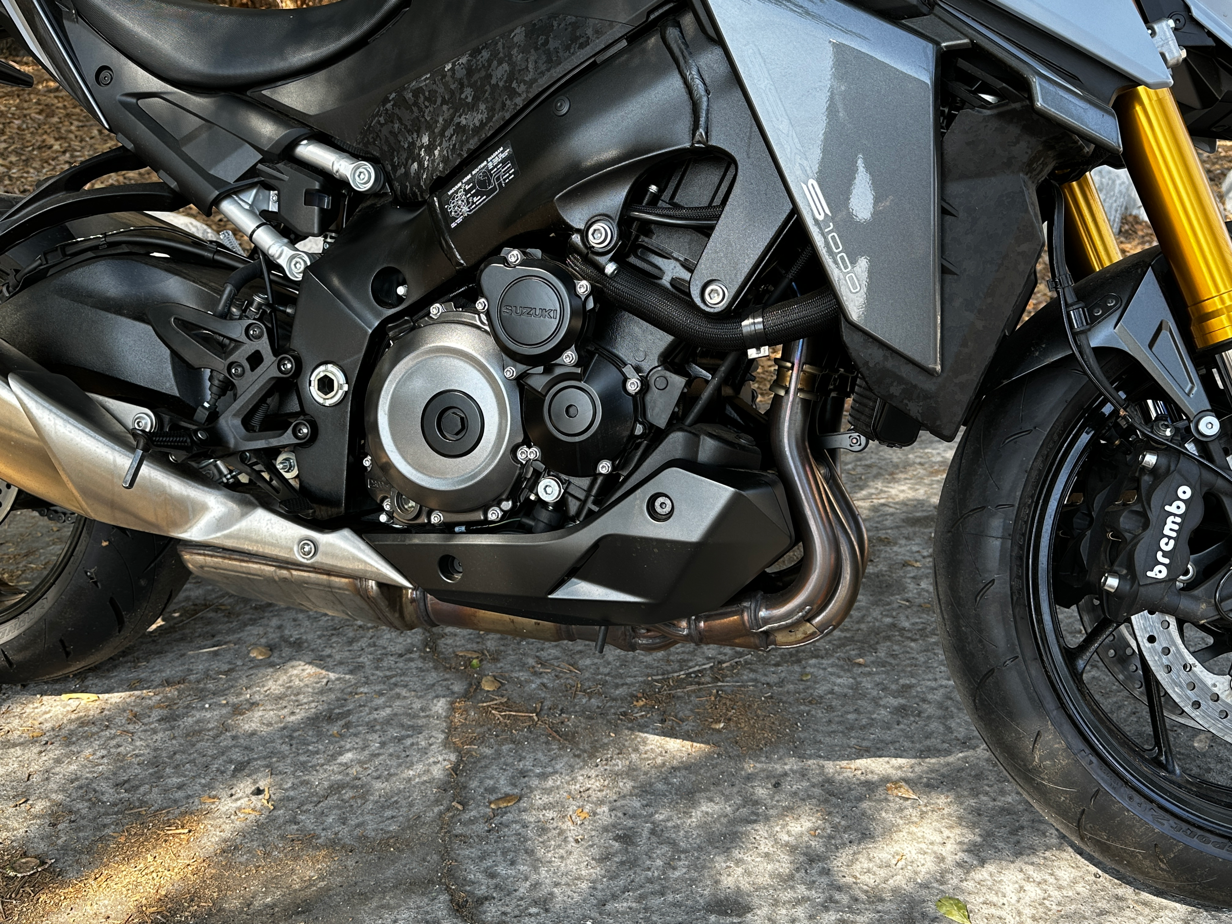 The updated Suzuki K5 inline-four engine in the 2022 GSX-S1000.