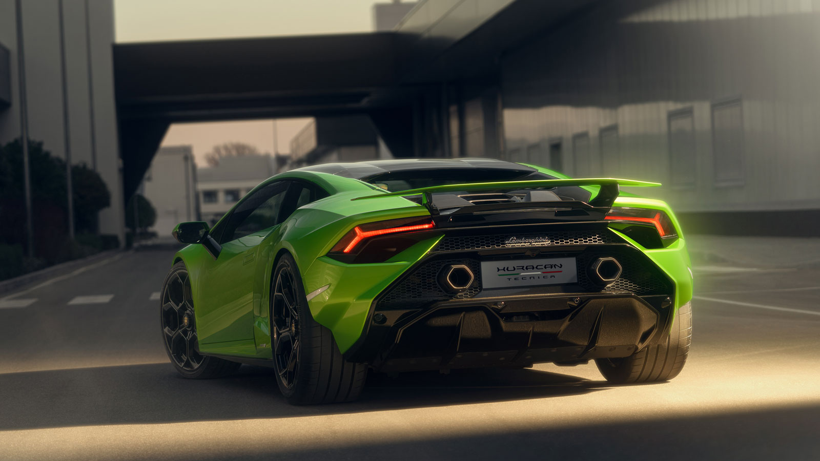 A photo of the rear of the new Lamborghini Huracán Tecnica. 