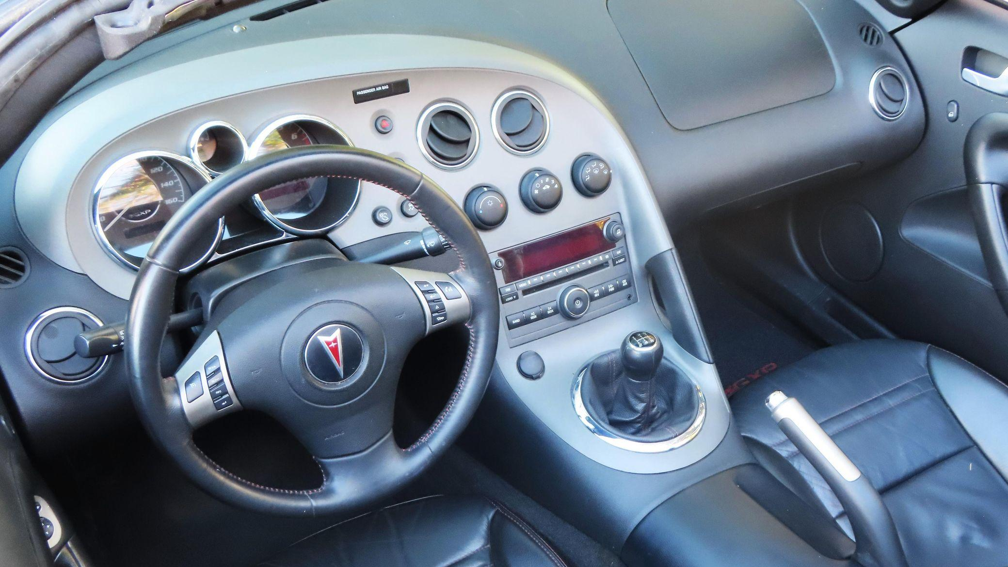 2009 Pontiac Solstice GXP Coupe interior