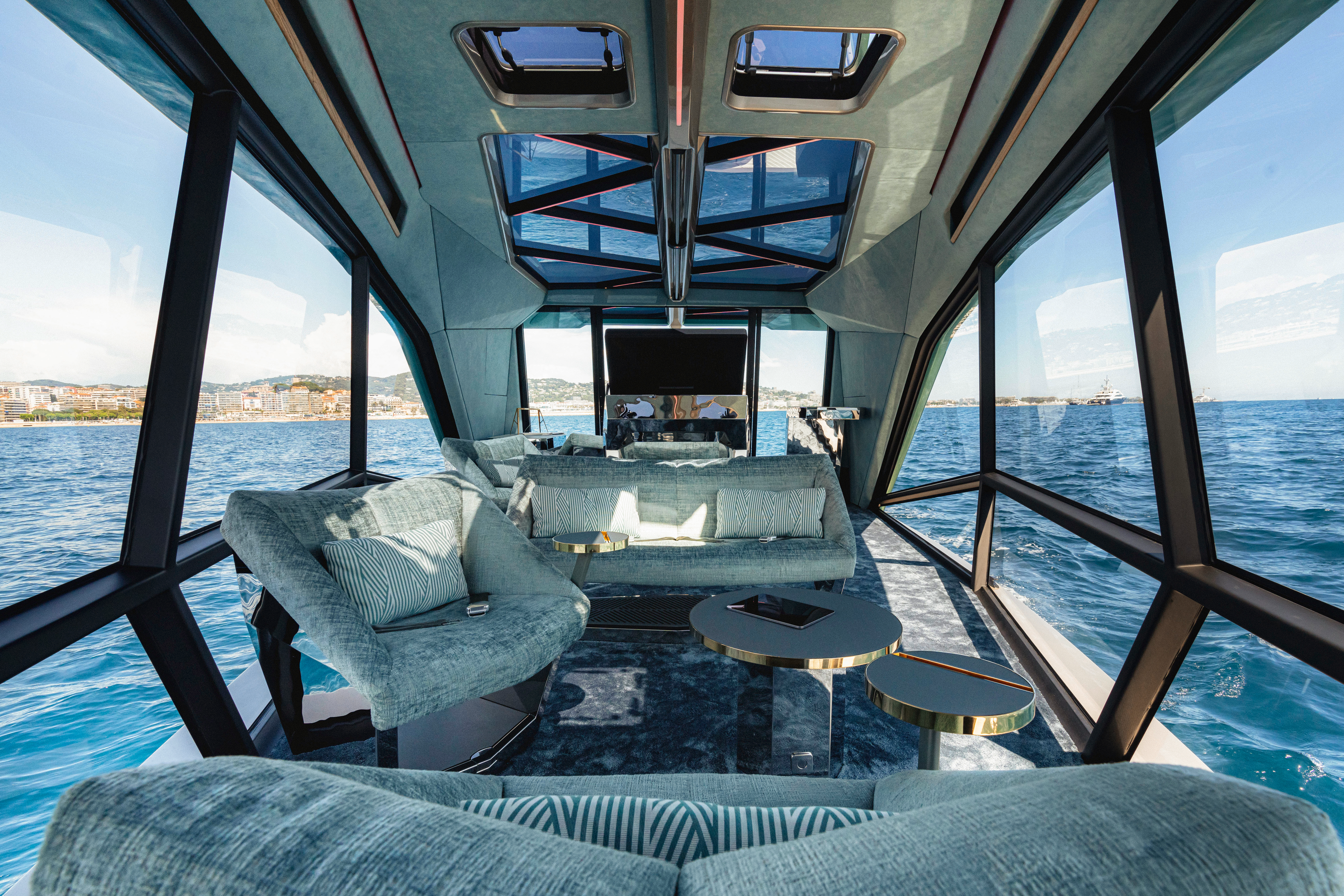 BMW Hydrofoil The Icon interior