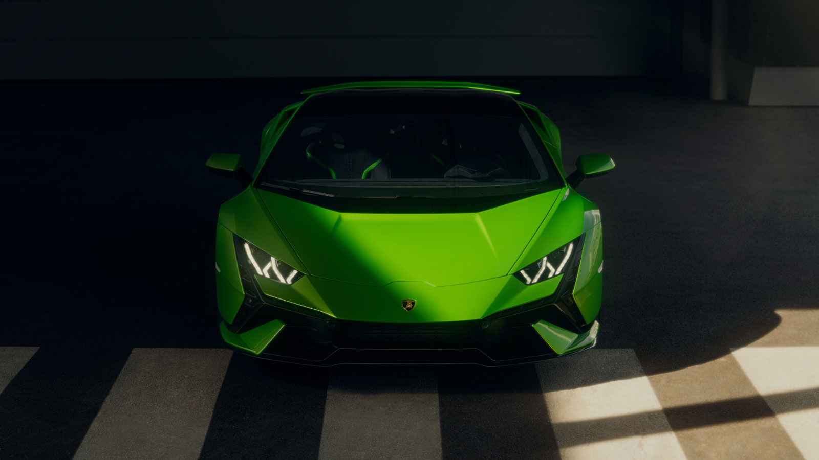 A photo of the front of the new Lamborghini Huracán Tecnica 