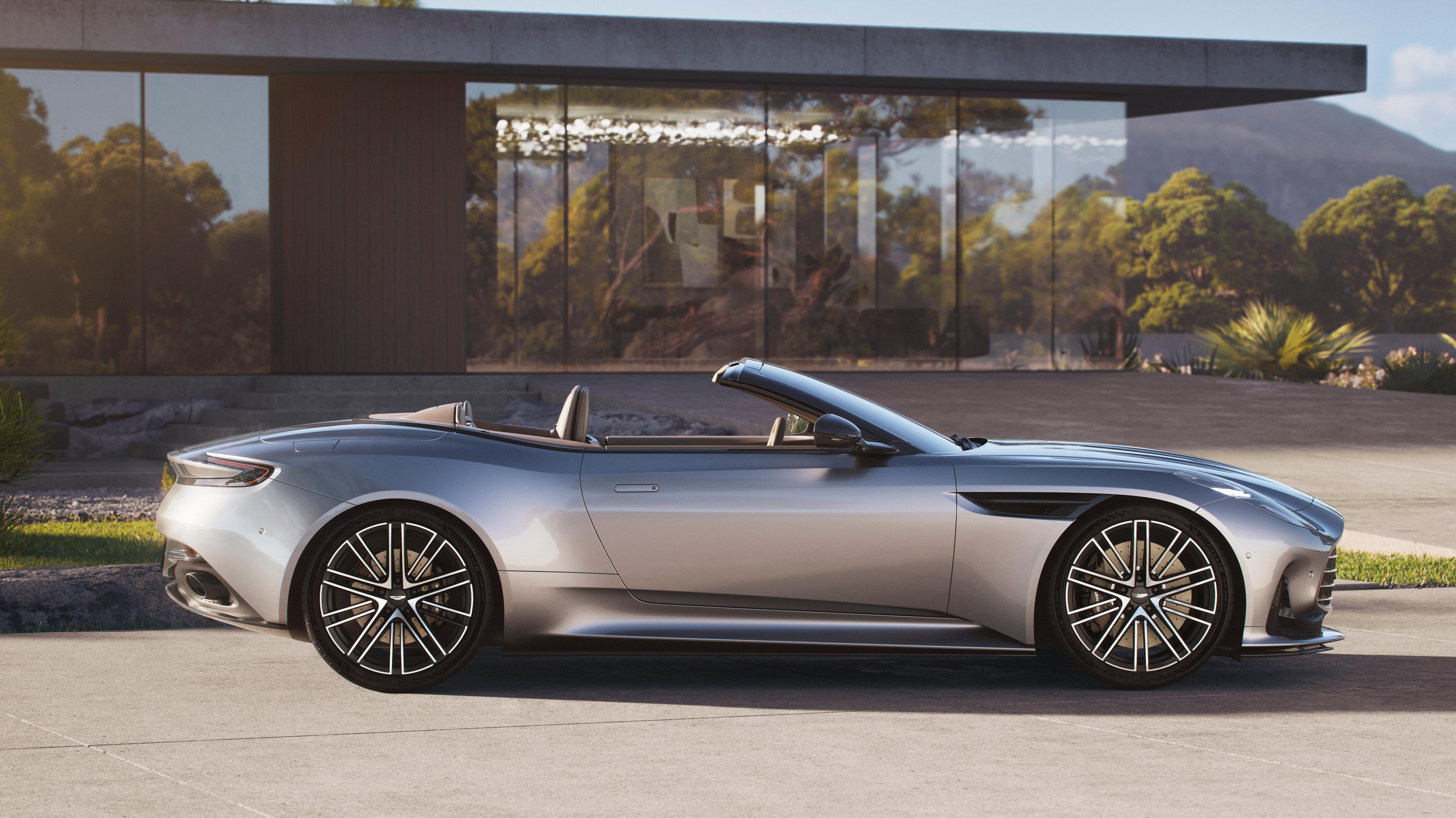 Aston Martin DB12 Volante