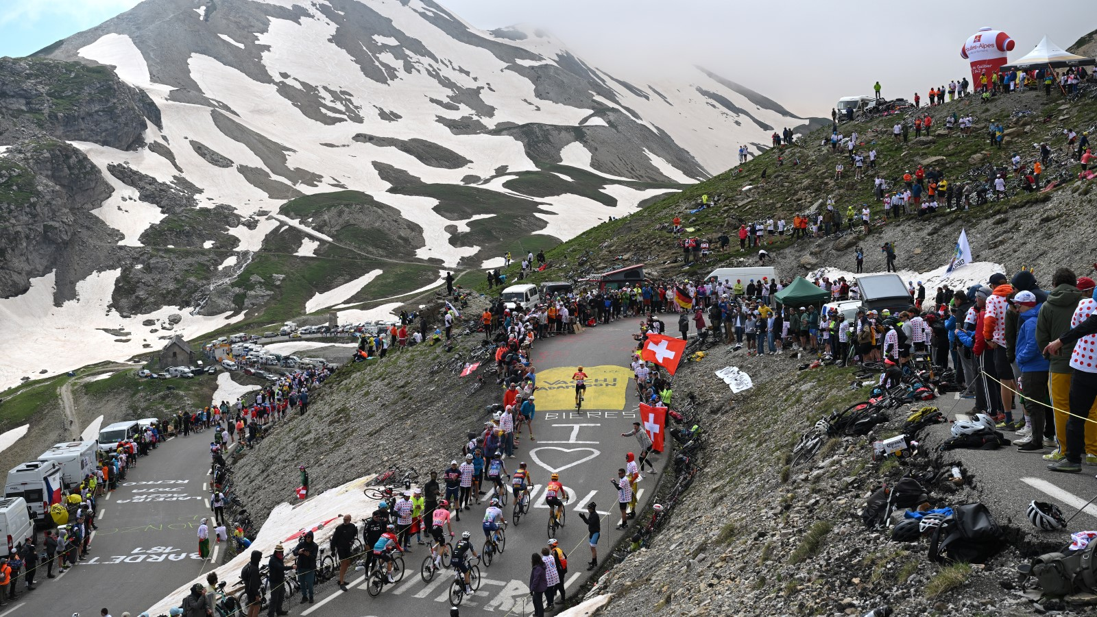 A photo of cyclists on Stage 4 of the 2024 Tour de France 