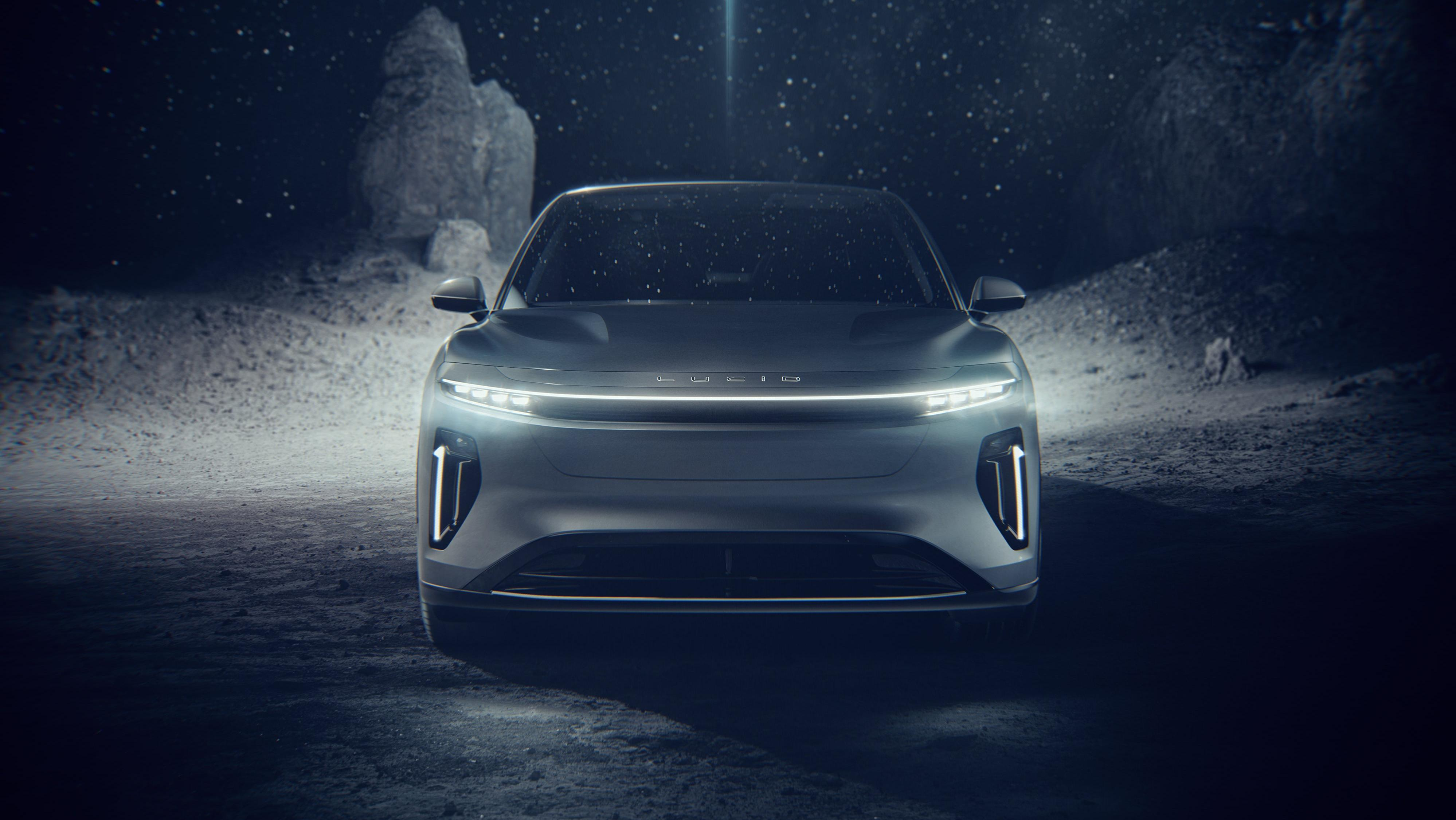 Front. view of the 2024 Lucid Gravity SUV