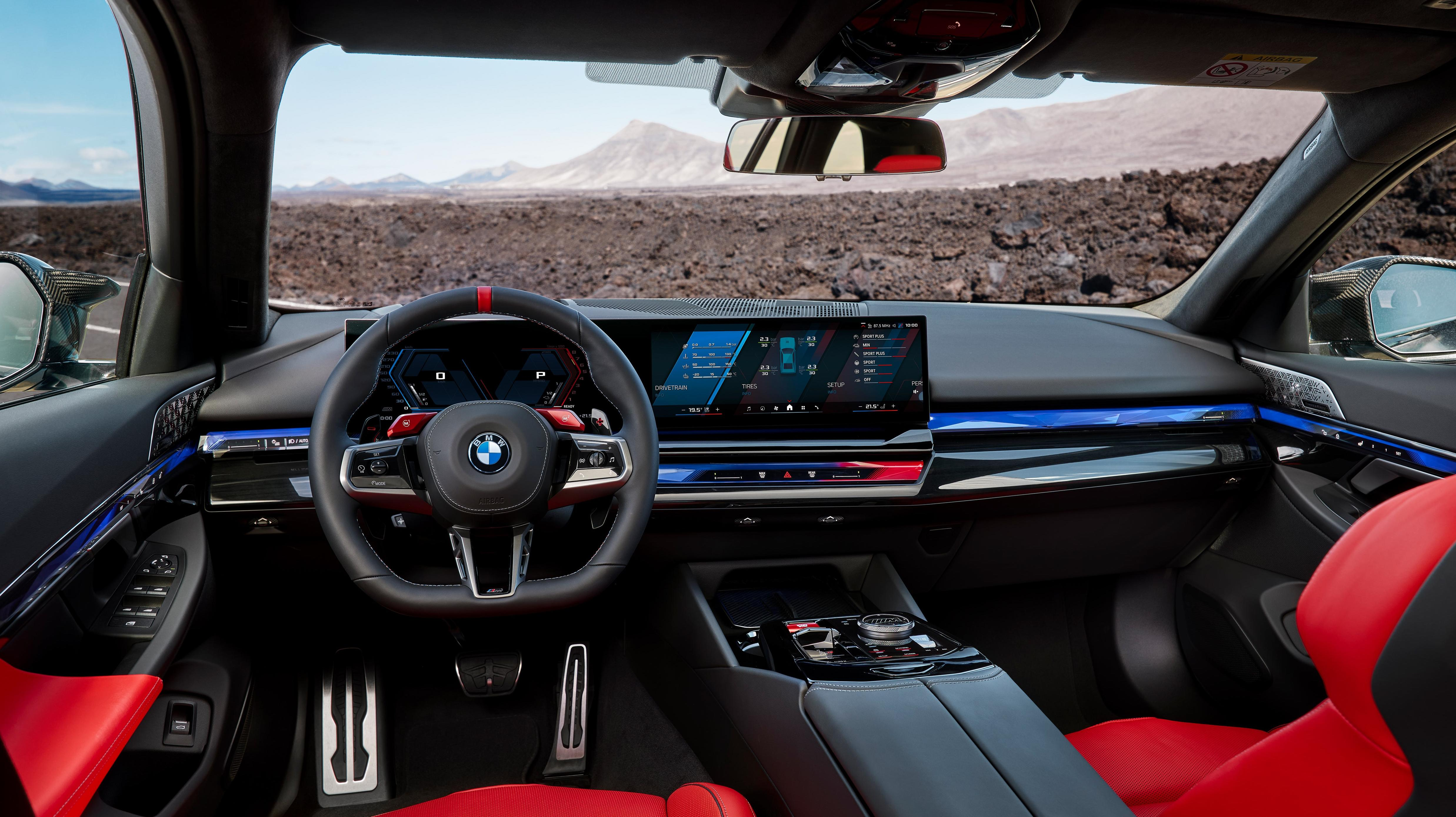 2025 BMW M5 Touring interior