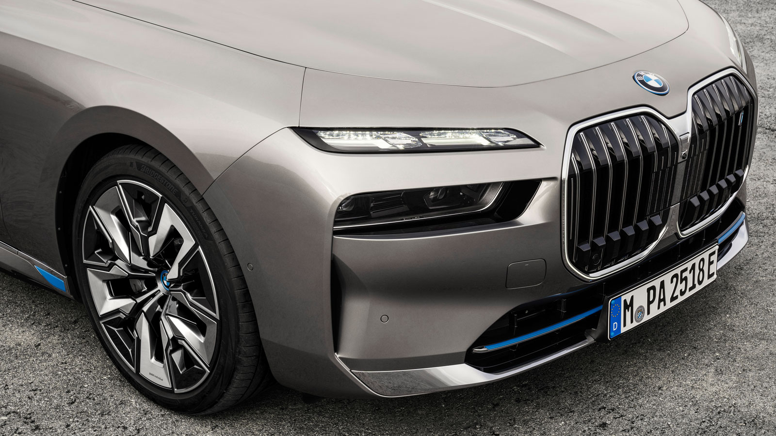 A photo of the front grille on the new BMW 7 Series. 