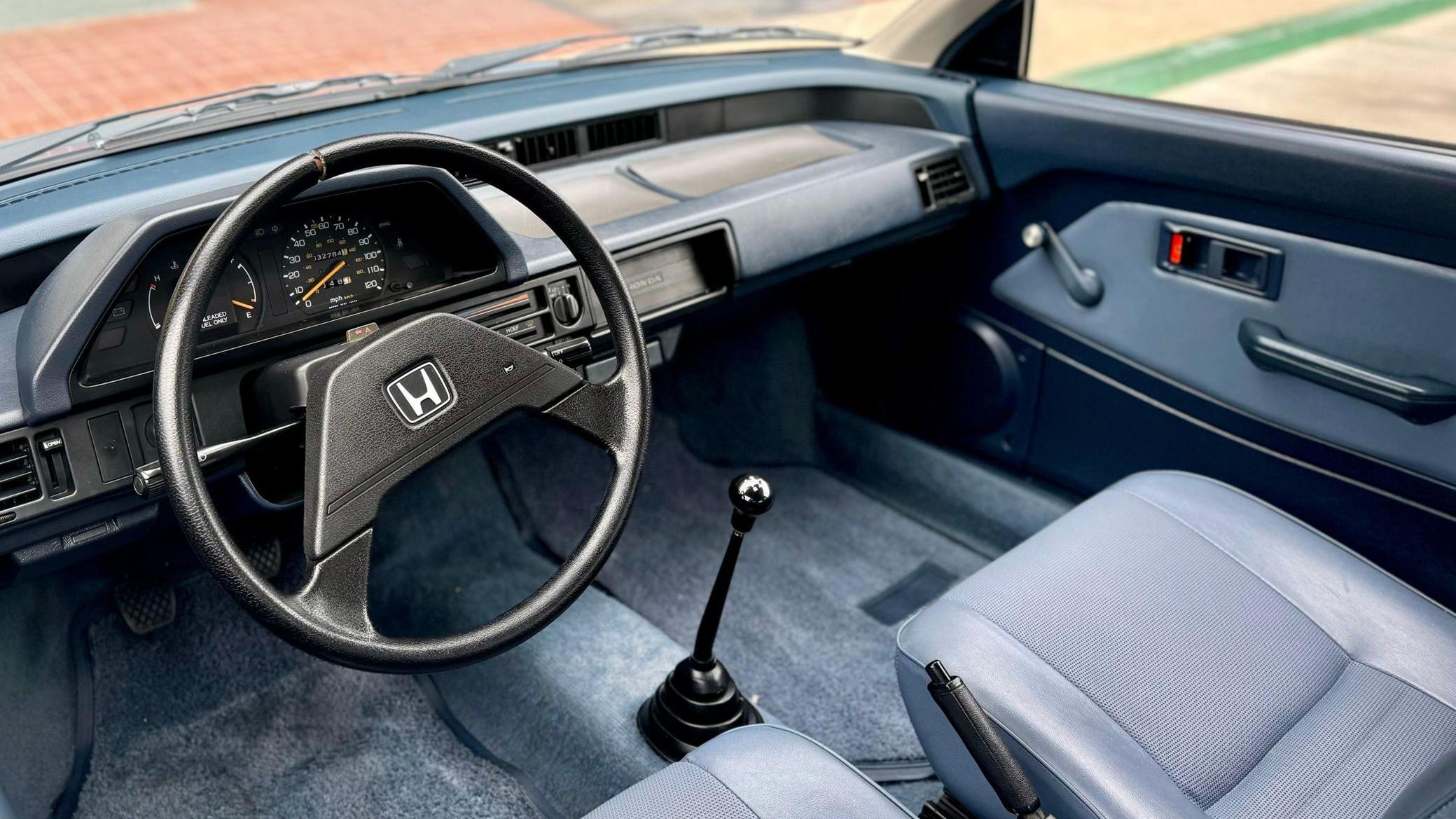 1986 Honda Civic interior