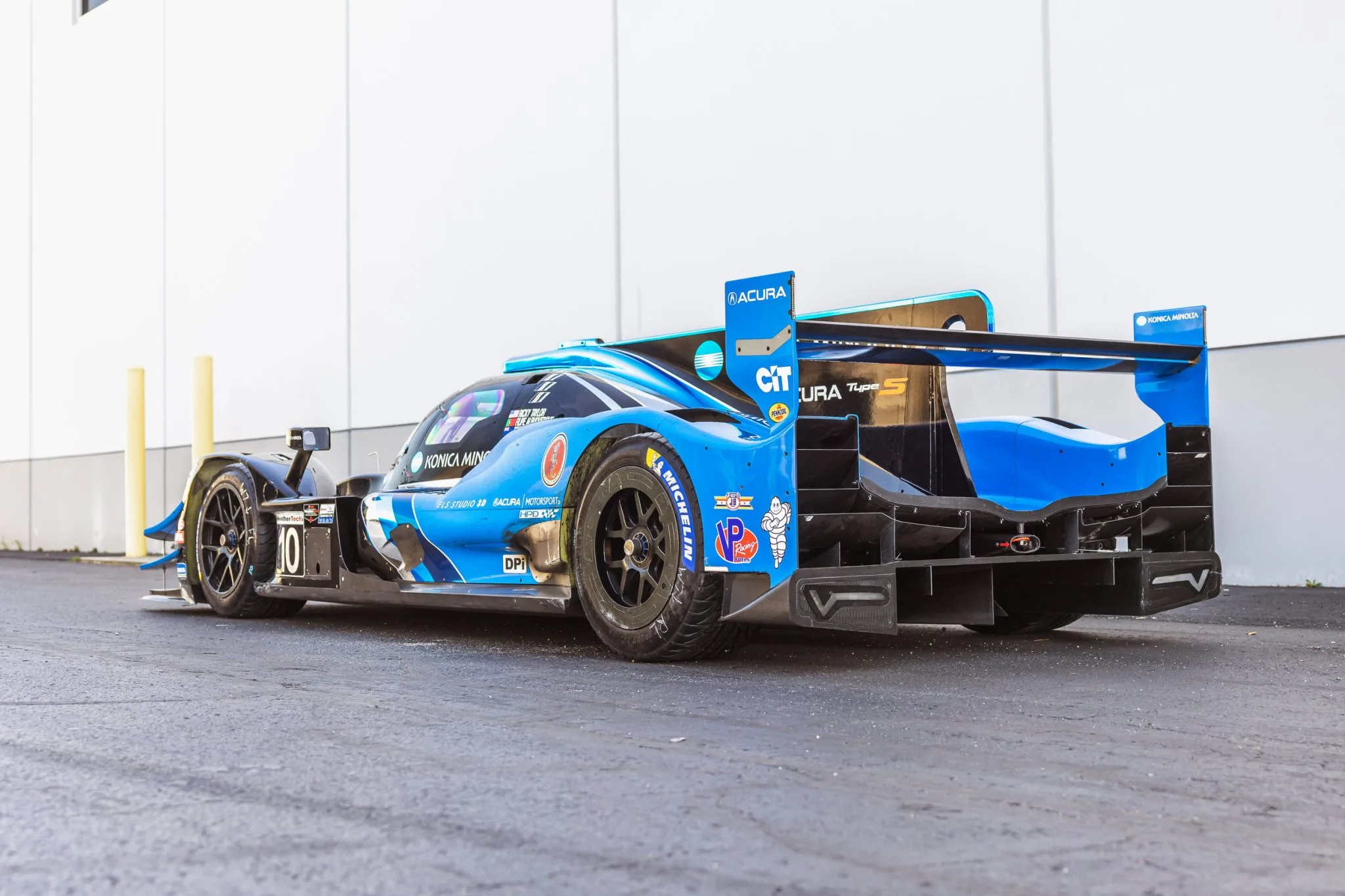 A rear three-quarters photo of the Acura ARX-05