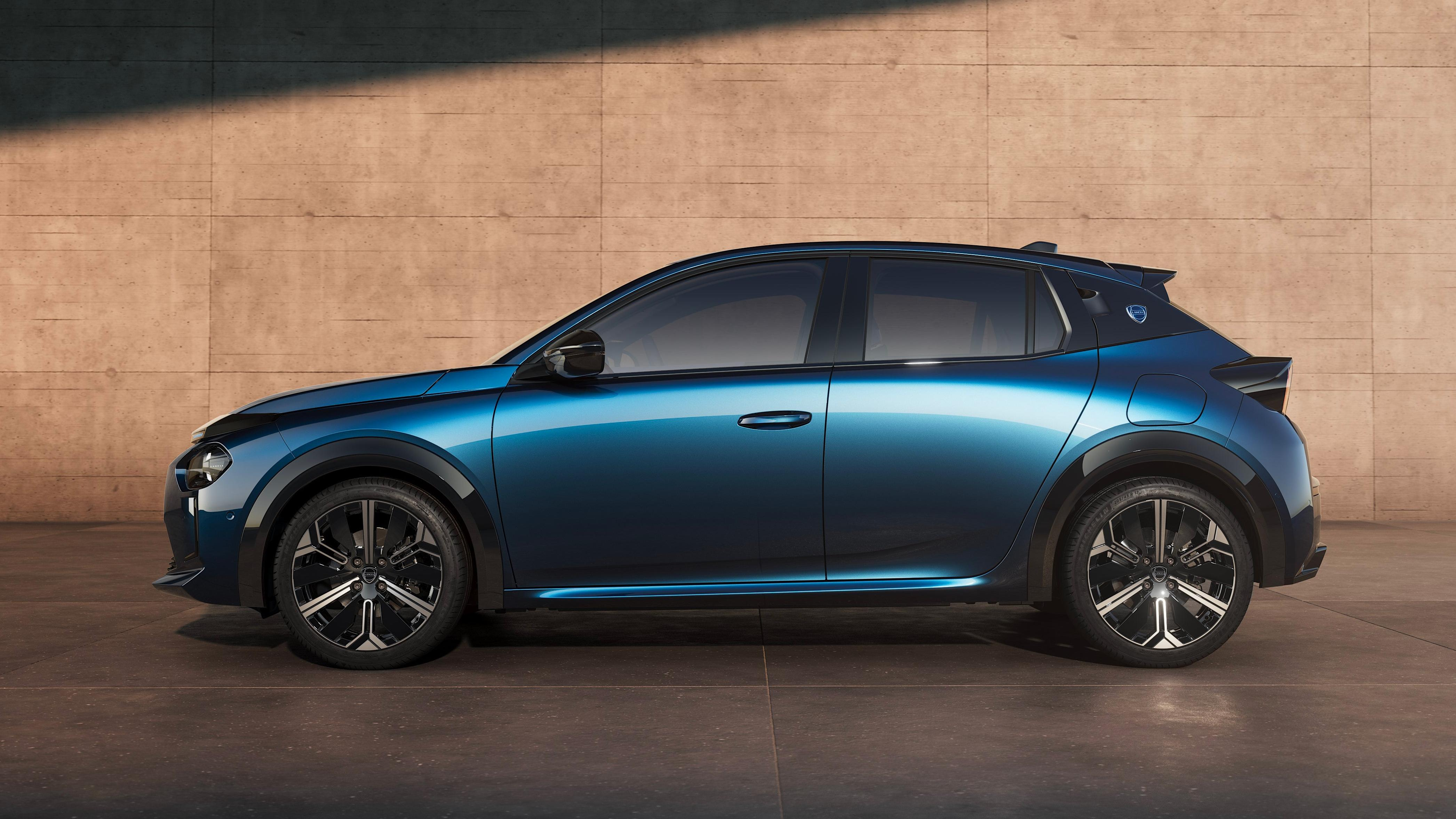 Side view of a blue Lancia Ypsilon