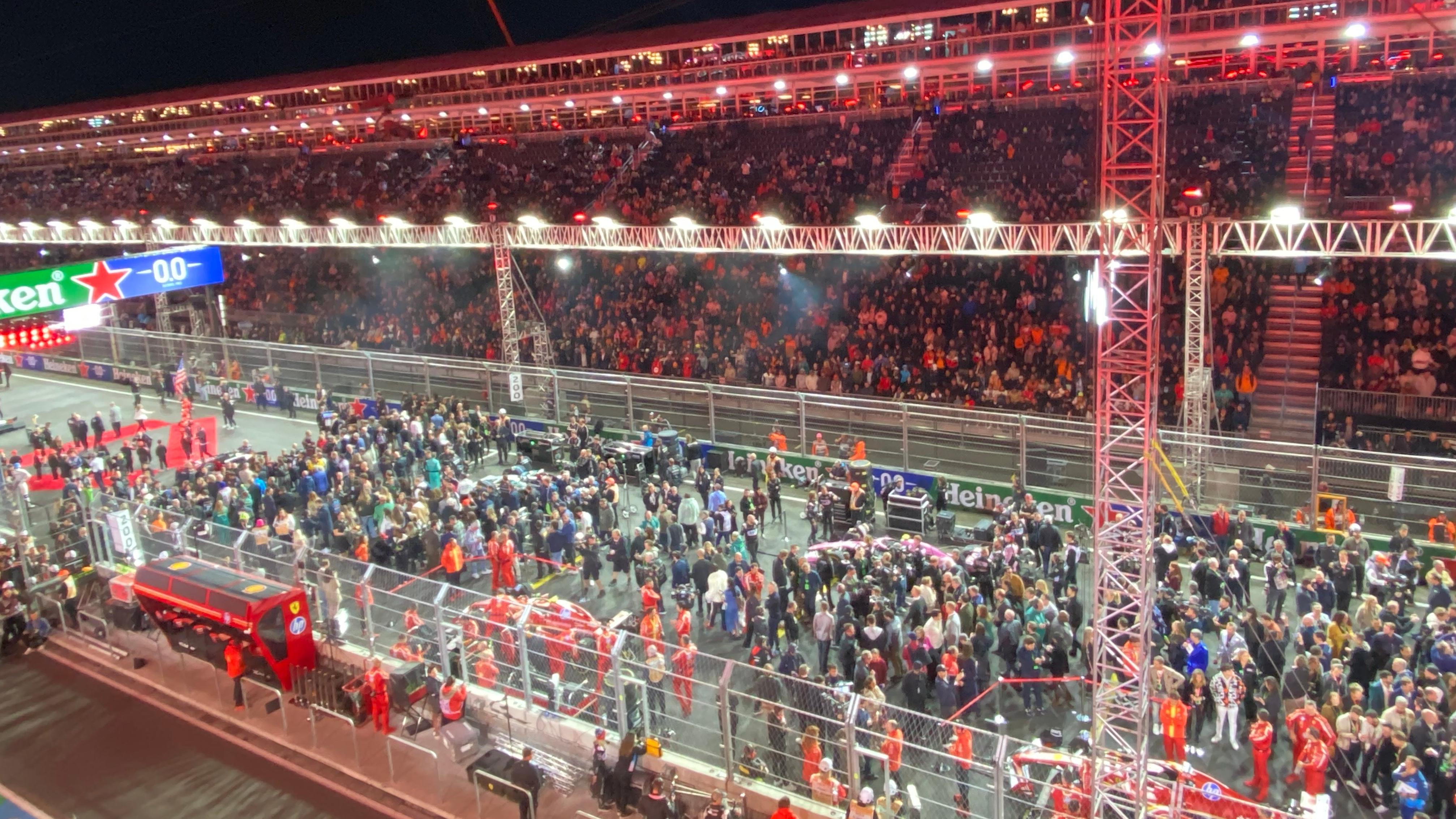 A photo of the packed grid before race start