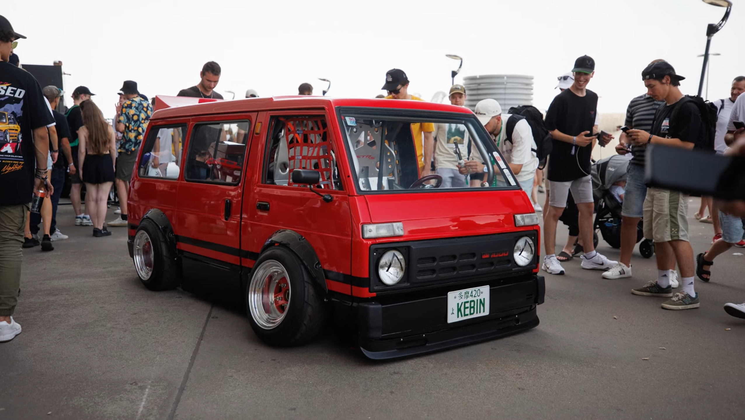 The Yamaha FZR600 motorcycle engine powering the kei van