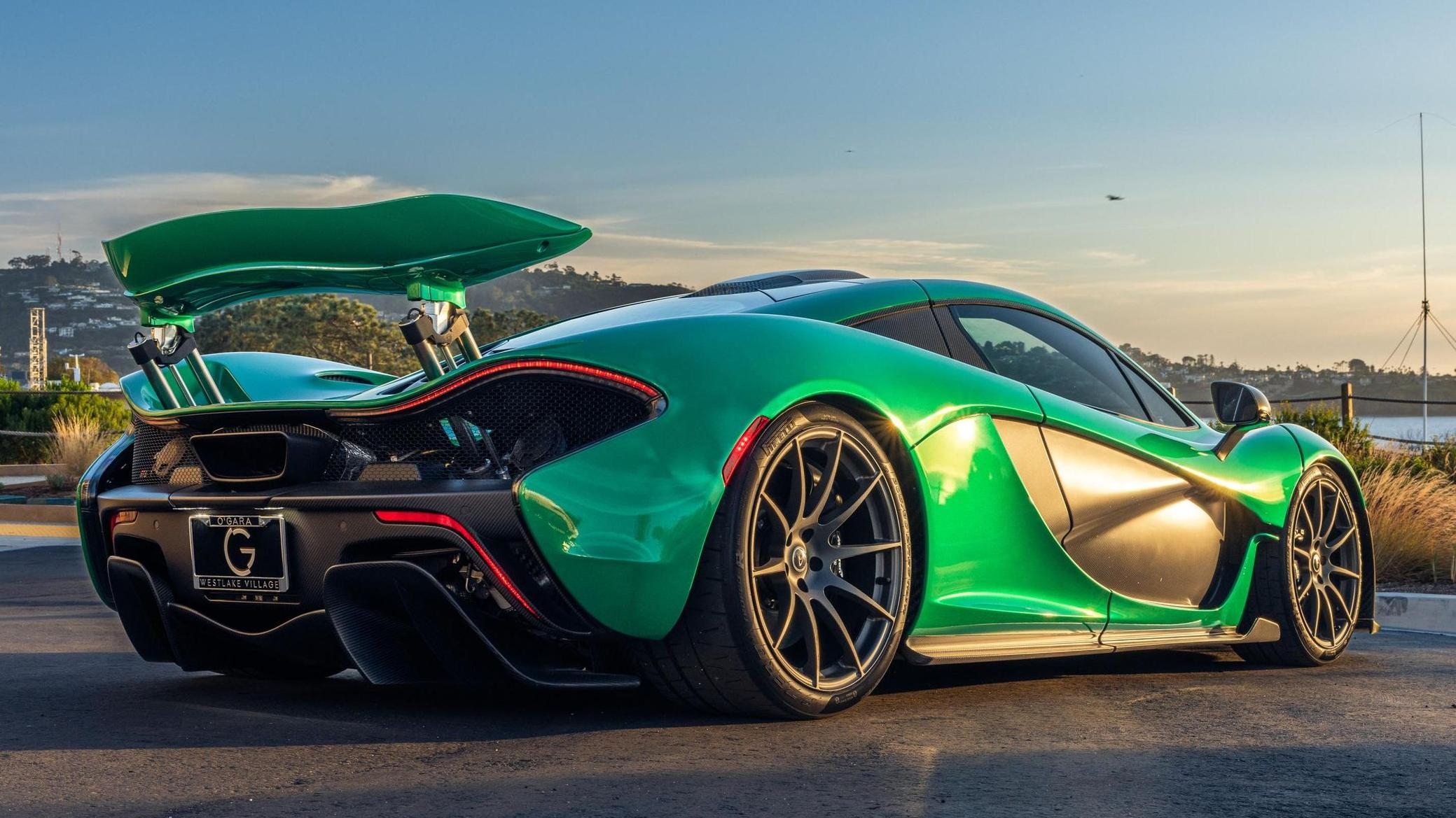 2014 McLaren P1