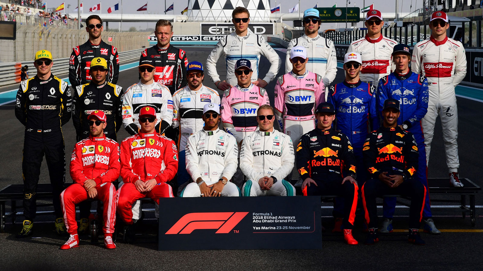 A photo of the 20 F1 drivers who competed in 2018. 