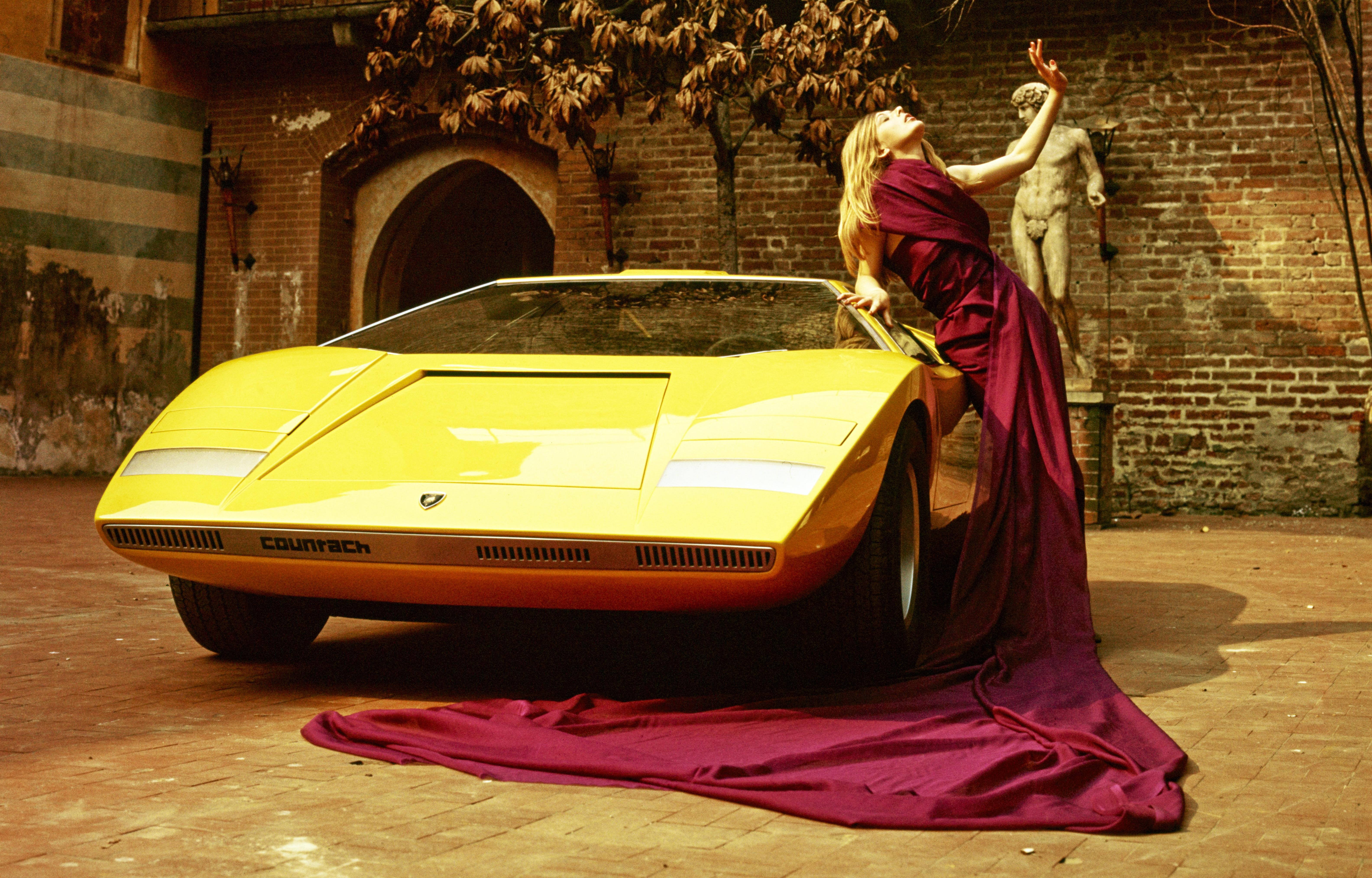 Front view of the yellow Lamborghini Countach LP500