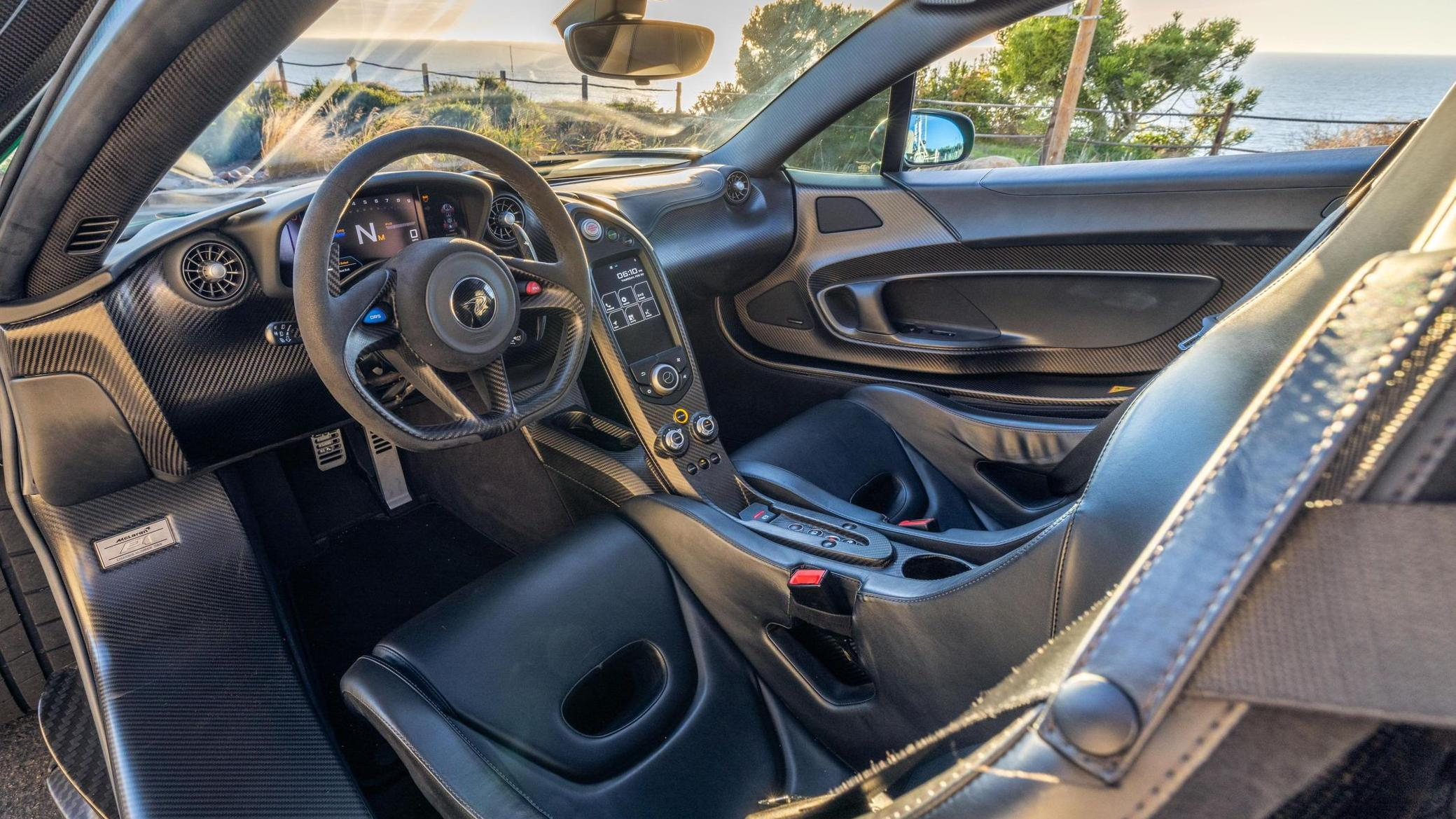 2014 McLaren P1 interior