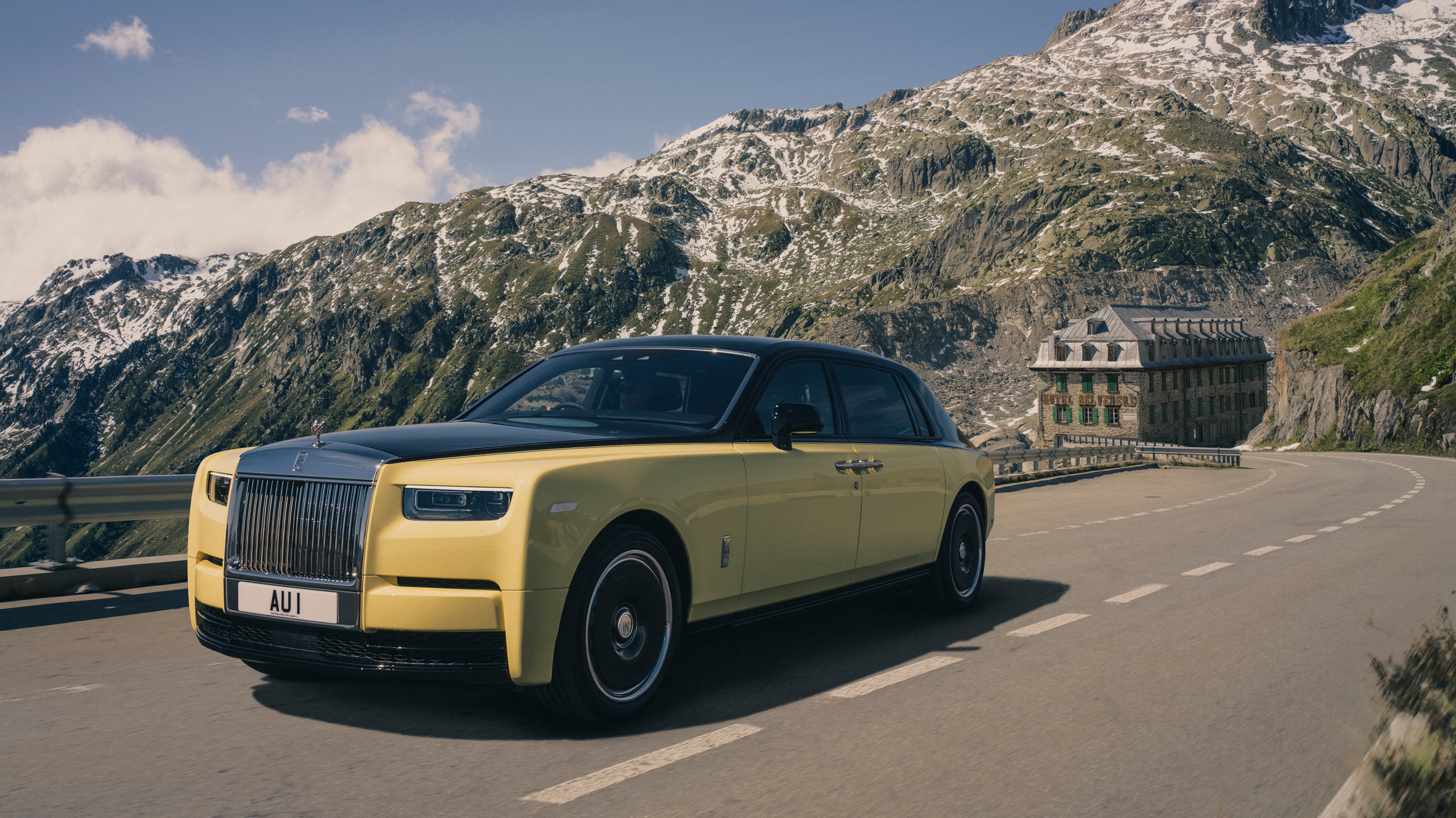 Front 3/4 view of the two-tone yellow Rolls-Royce Goldfinger one-off