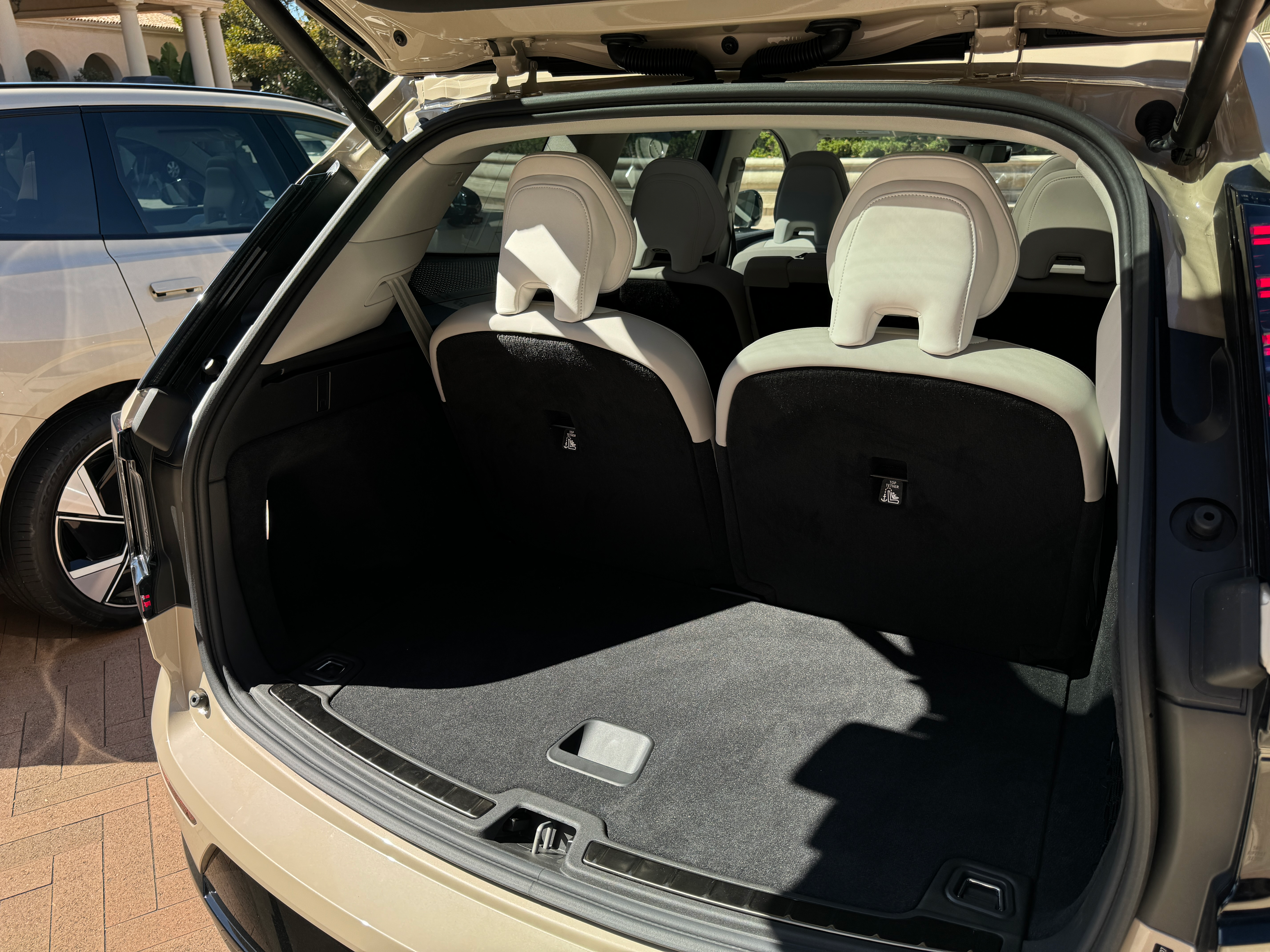 Cargo area of a Volvo EX90