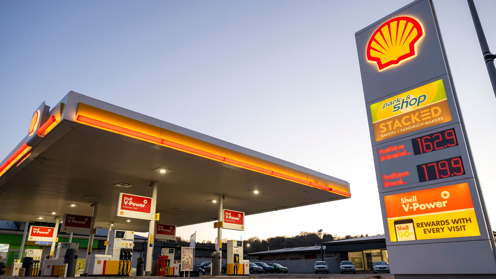 A photo of a shell petrol station in the UK. 