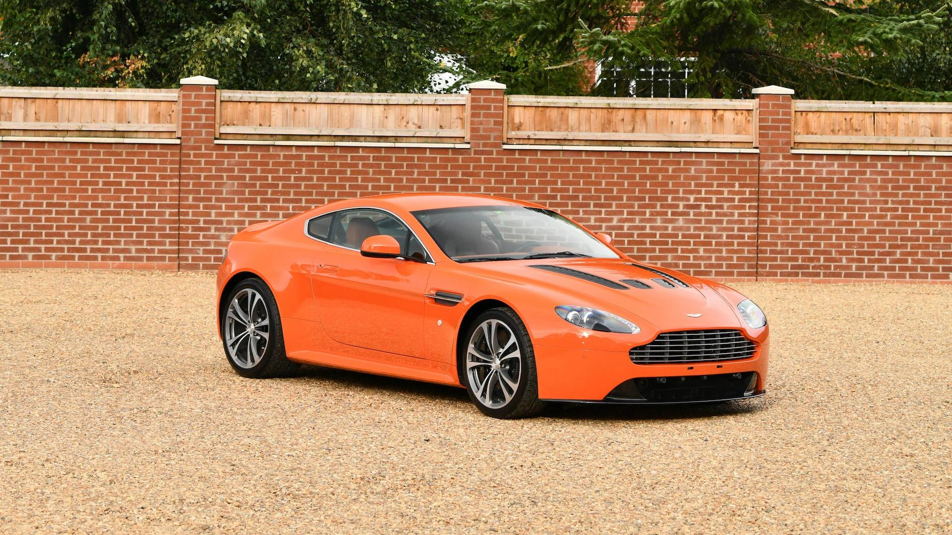  2010 Aston Martin V12 Vantage Coupe