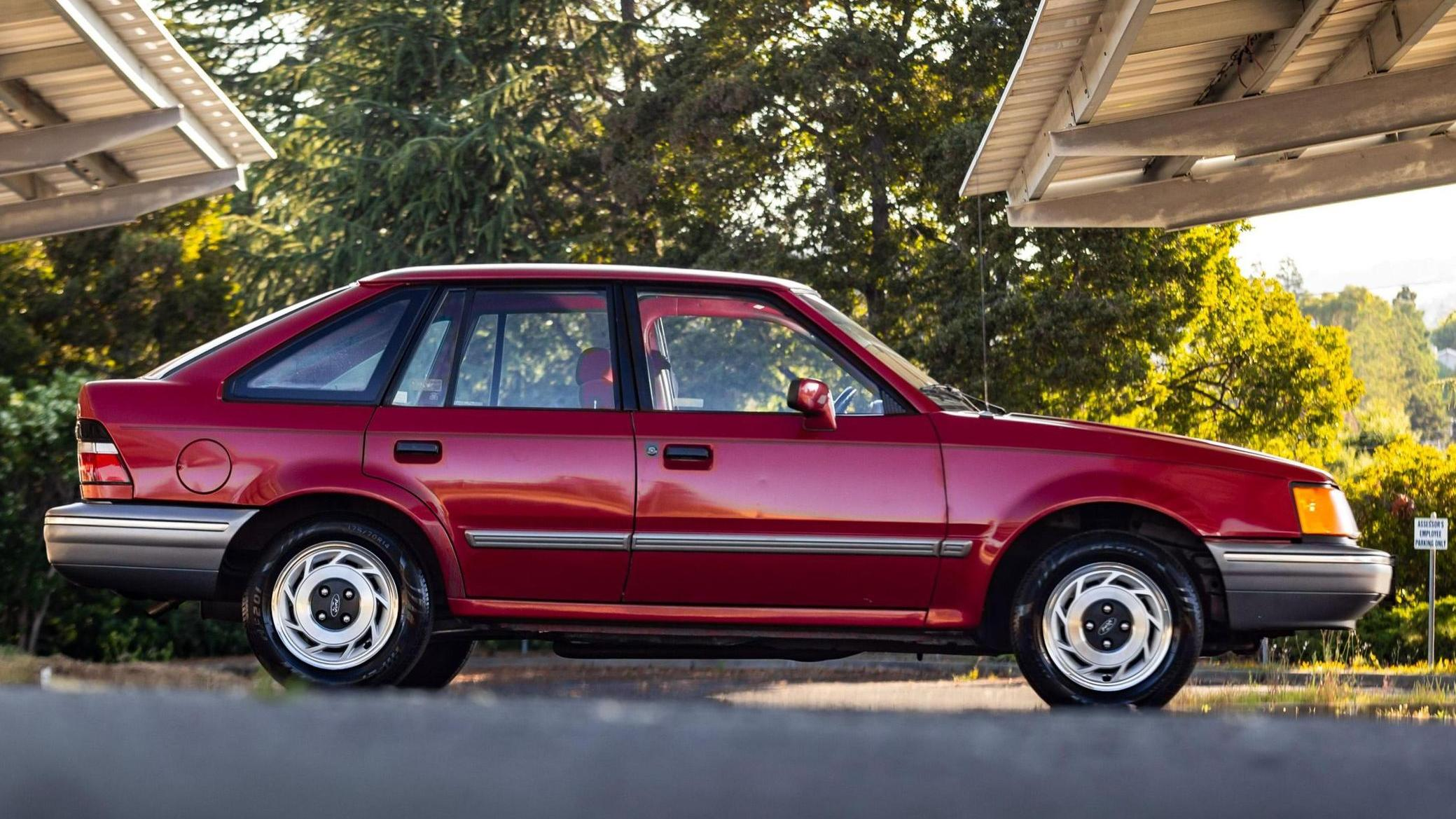 1989 Ford Escort LX Hatchback side