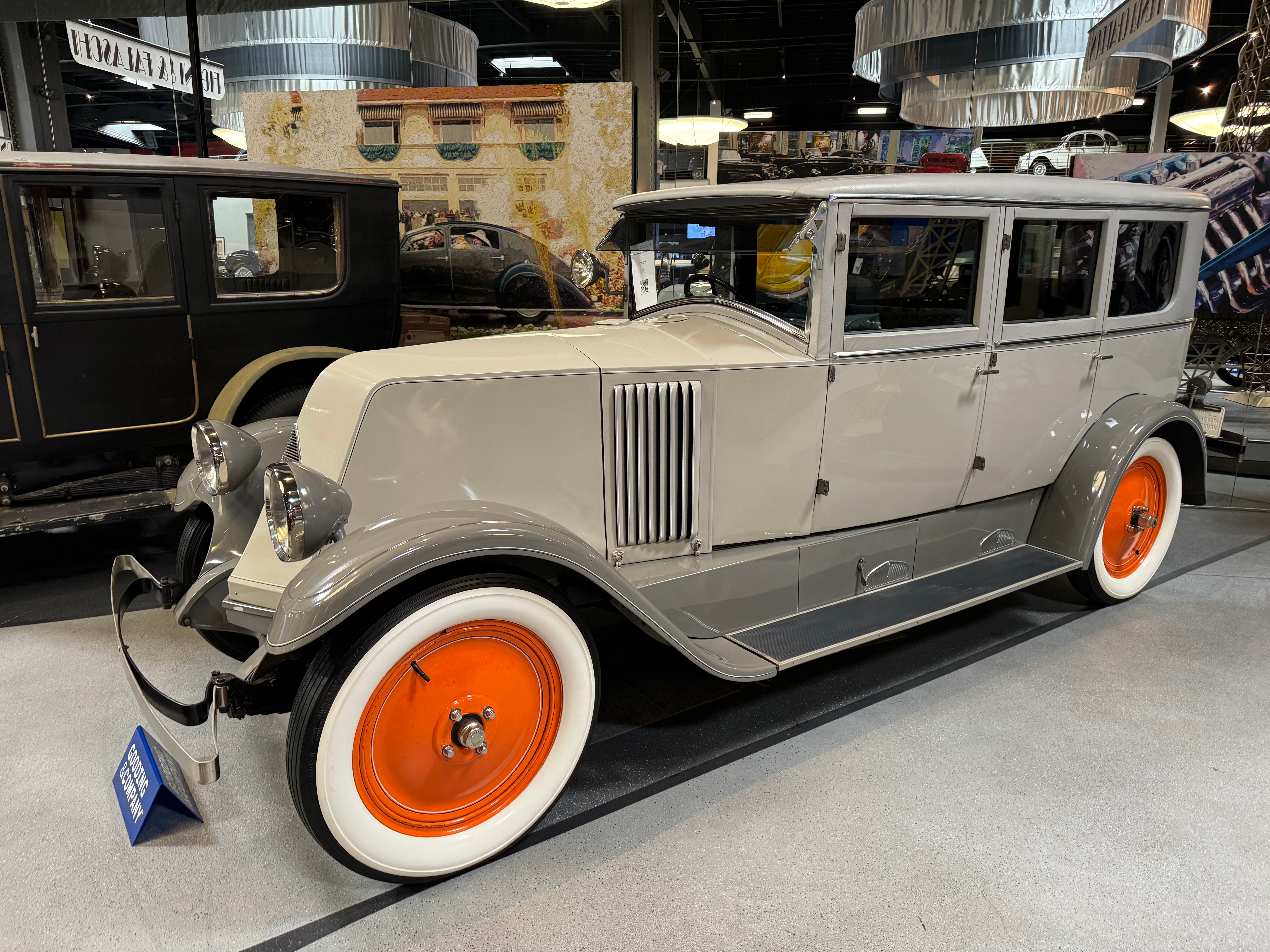 Side view of a grey 1926 Renault Type PG Sedan