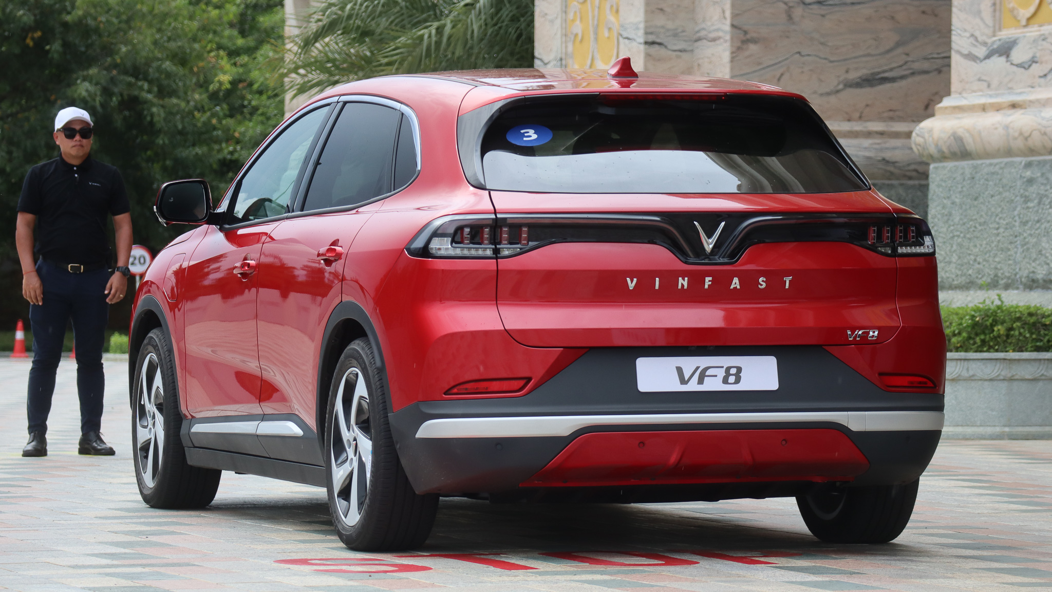 VinFast VF8