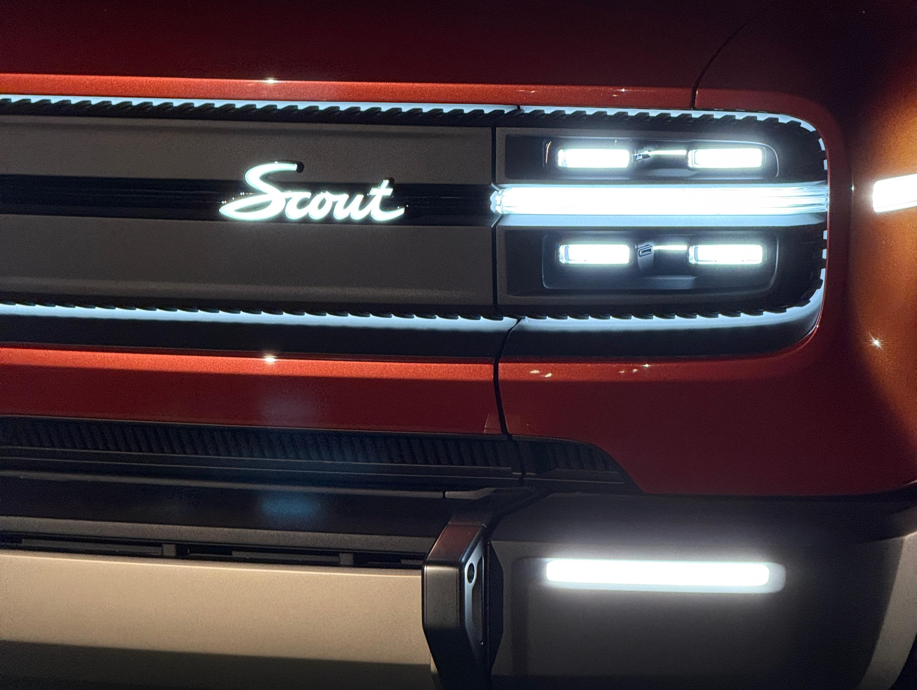 Headlight of the Scout Traveler SUV