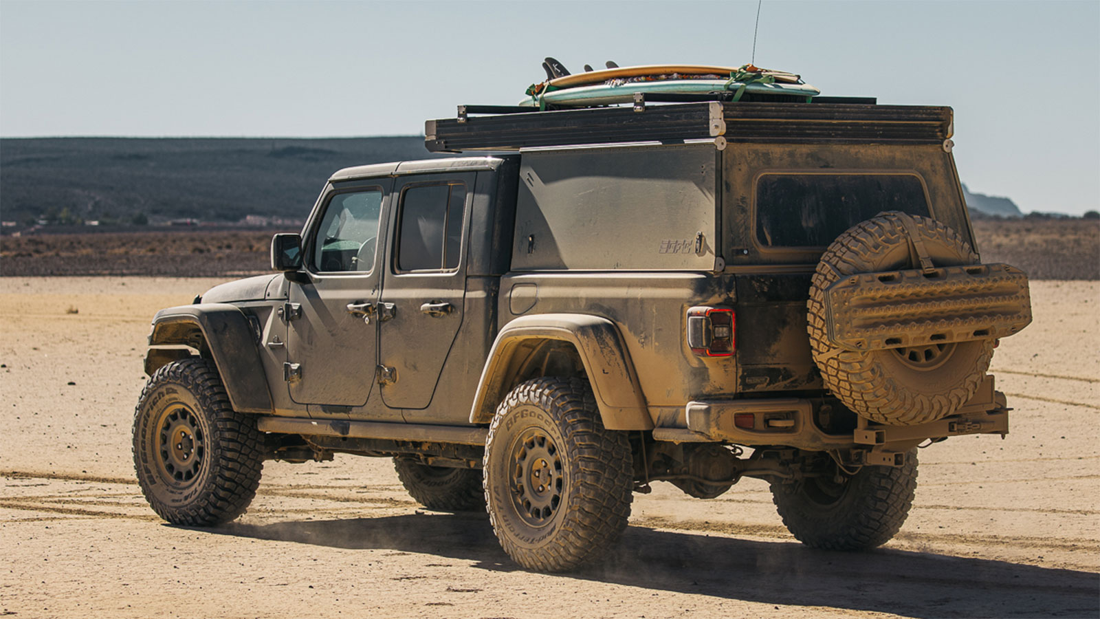 A photo of a Go Fast Camper platform fitted to a Jeep Gladiator. 