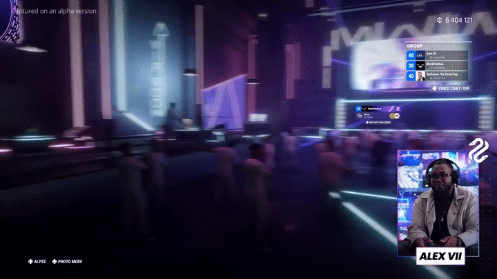 A GIF of dancing in a nightclub in Test Drive Unlimited Solar Crown