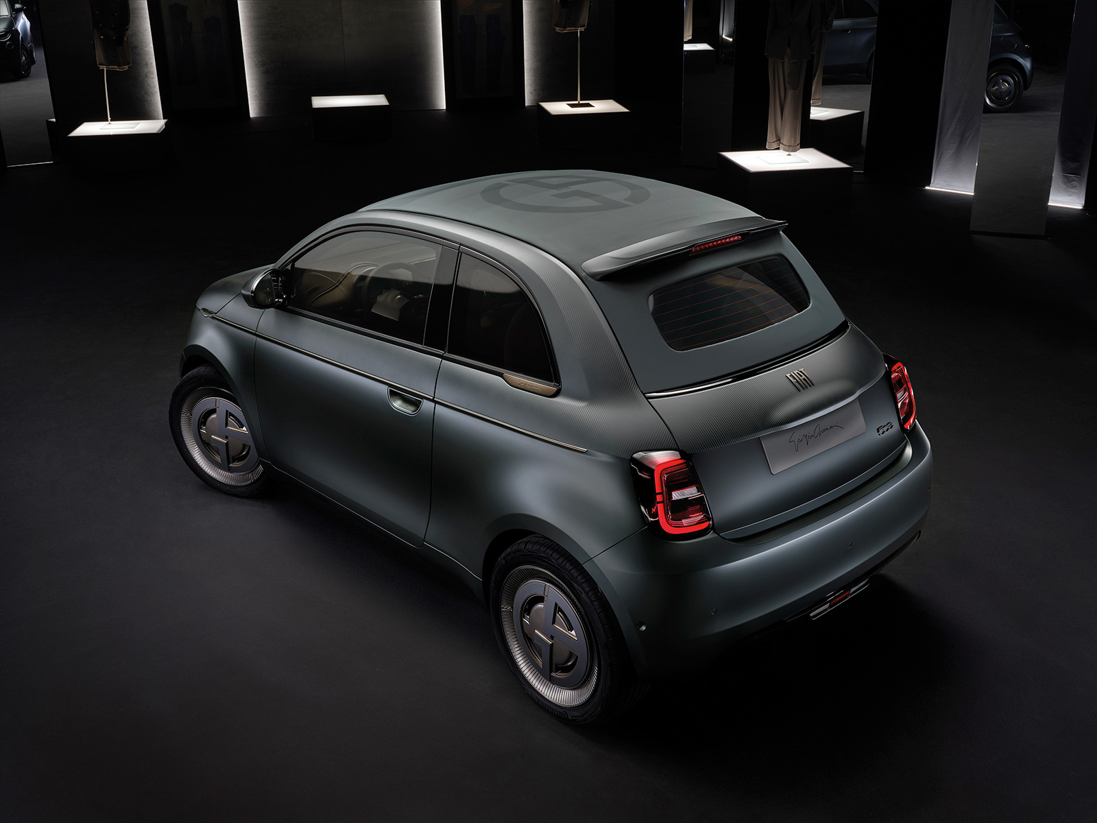 Fiat 500e Giorgio Armani exterior from rear