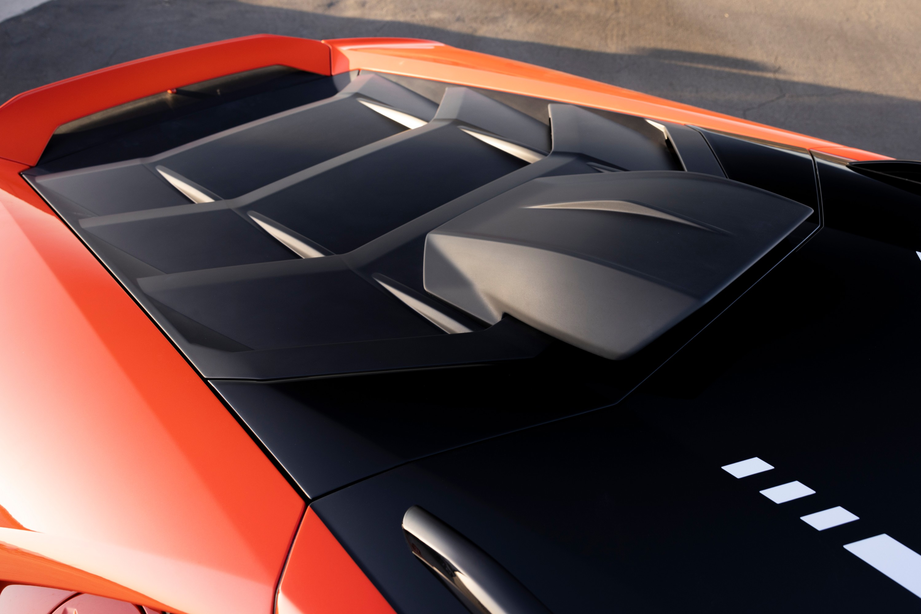 The rtoof scoop and engine cover of the 2024 Lamborghini Huracan Sterrato